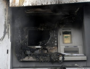 Εμπρησμός σε ΑΤΜ τα ξημερώματα στη Θεσσαλονίκη